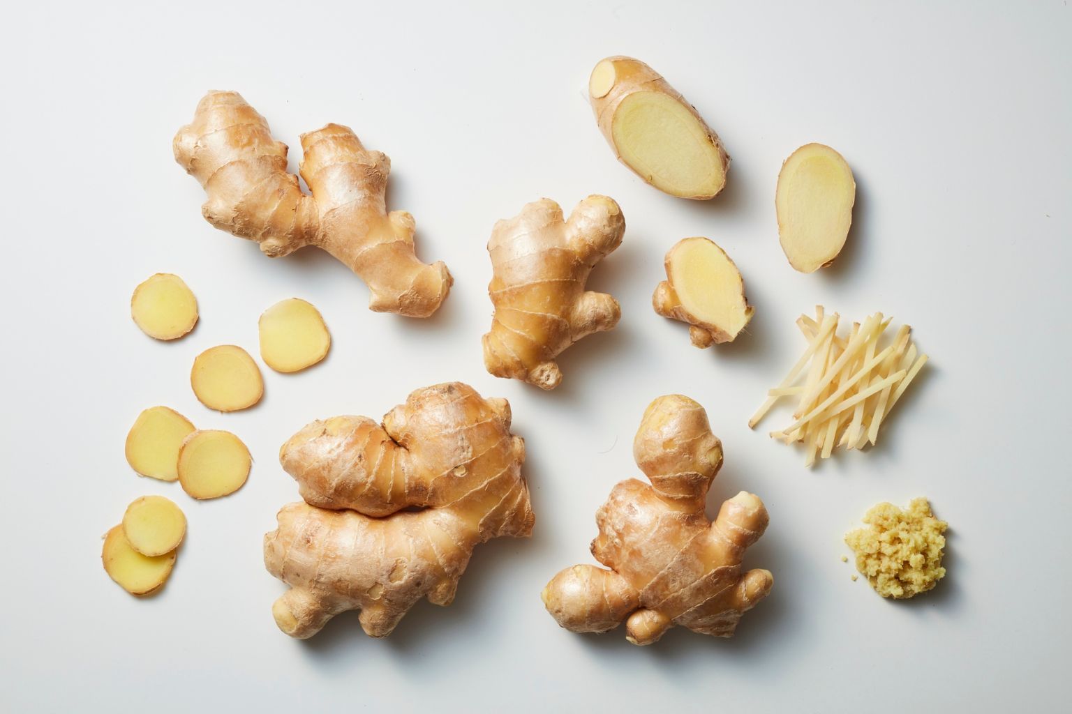 precaución junto a raíz de jengibre fresco